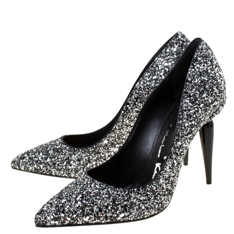 Pre Owned Oscar de la Renta Silver Glitter Mariacarla Pointed Toe Pumps Size 38.5