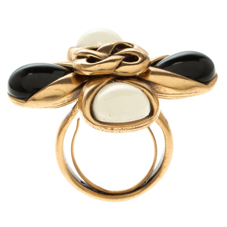 Pre Owned Oscar De La Renta Black And White Resin Gold Tone Ring Size 52