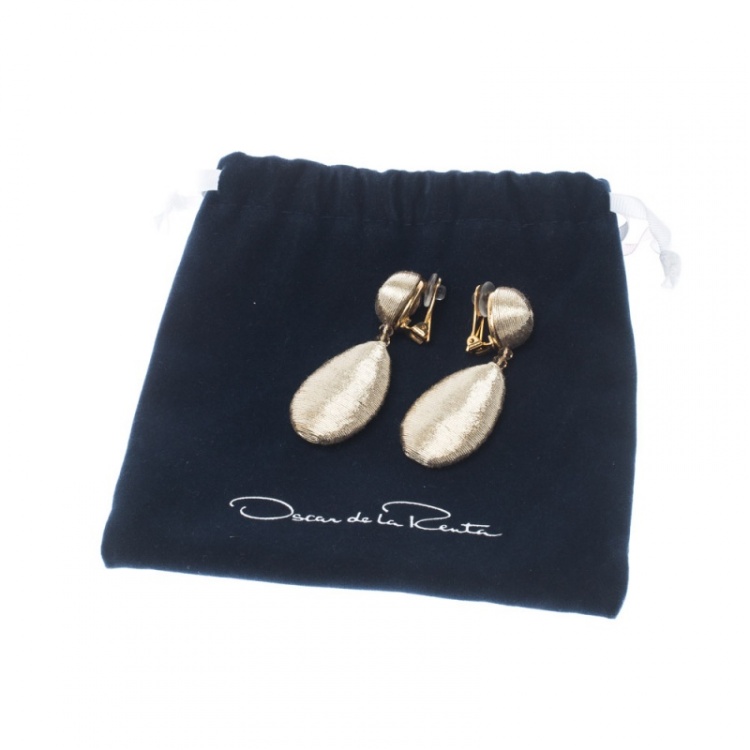Pre Owned Oscar de la Renta Gold Tone Threaded Clip-on Drop Earrings