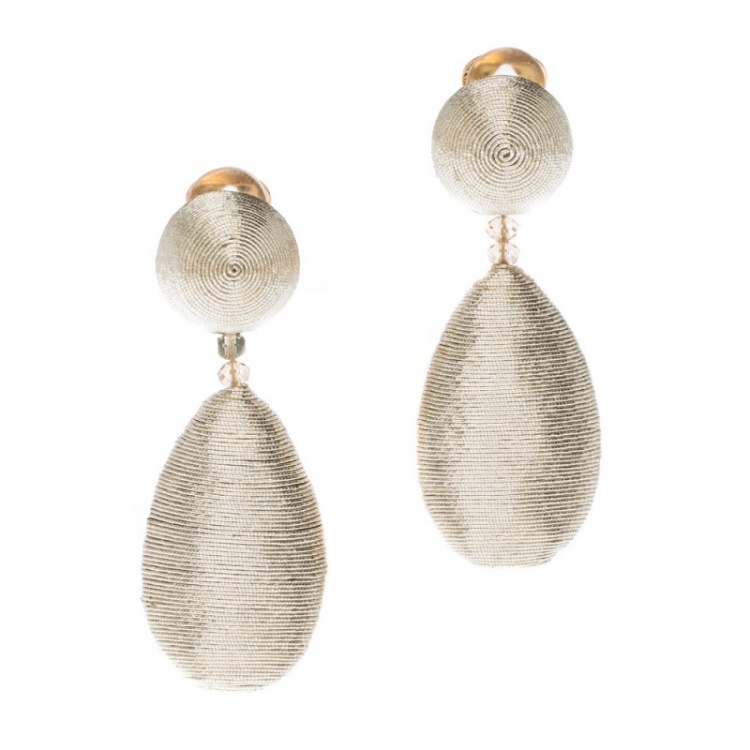 Pre Owned Oscar de la Renta Gold Tone Threaded Clip-on Drop Earrings