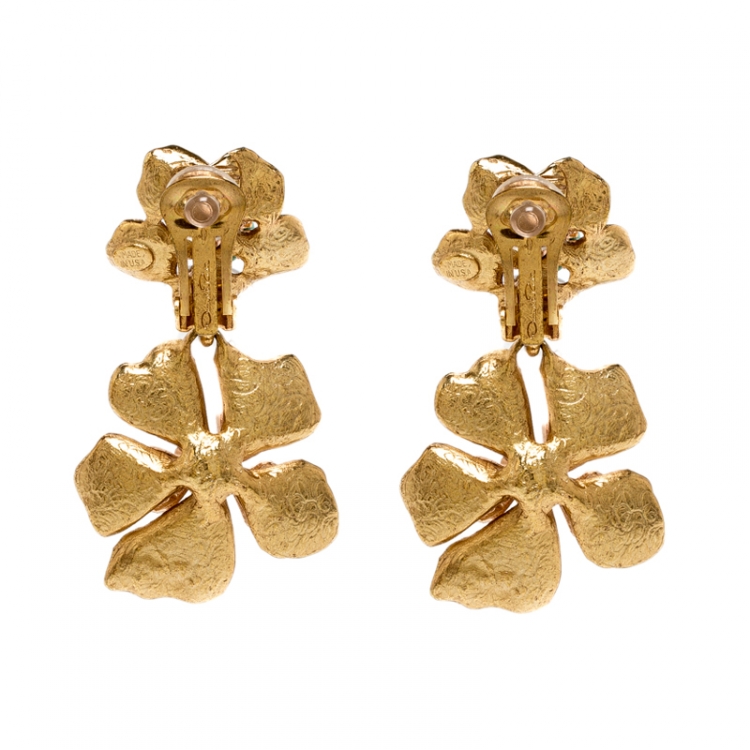 Pre Owned Oscar de la Renta Flower Two Tone Clip-on Drop Earrings