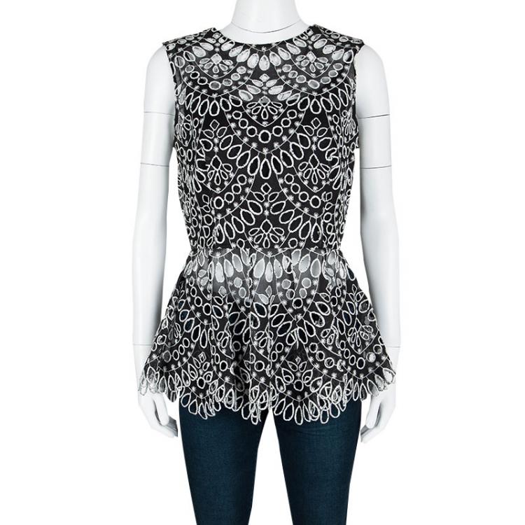مملوكة مسبقًا Oscar De La Renta Monochrome Eyelet Embroidered Sleeveless Top M