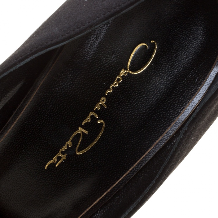 Pre Owned Oscar de la Renta Black Satin Kincy Embellished Heel Pumps Size 38.5