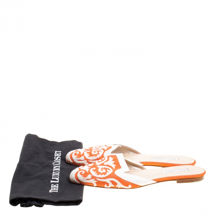 Pre Owned Oscar de la Renta Orange Embroidered Raffia Flat Mules Size 40