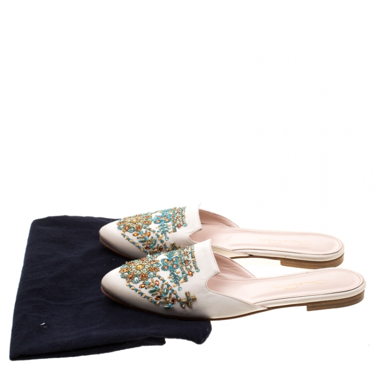 Pre Owned Oscar De La Renta Beige Embellished Satin Calista Flat Mules Size 41