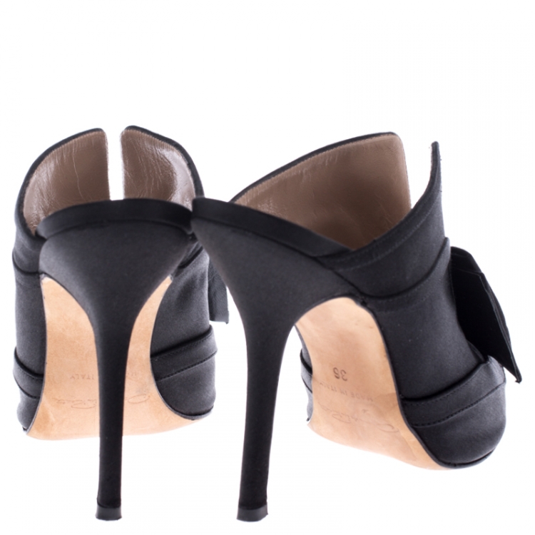 Pre Owned Oscar de la Renta Black Satin Marilous Bow Open Toe Mules Size 36