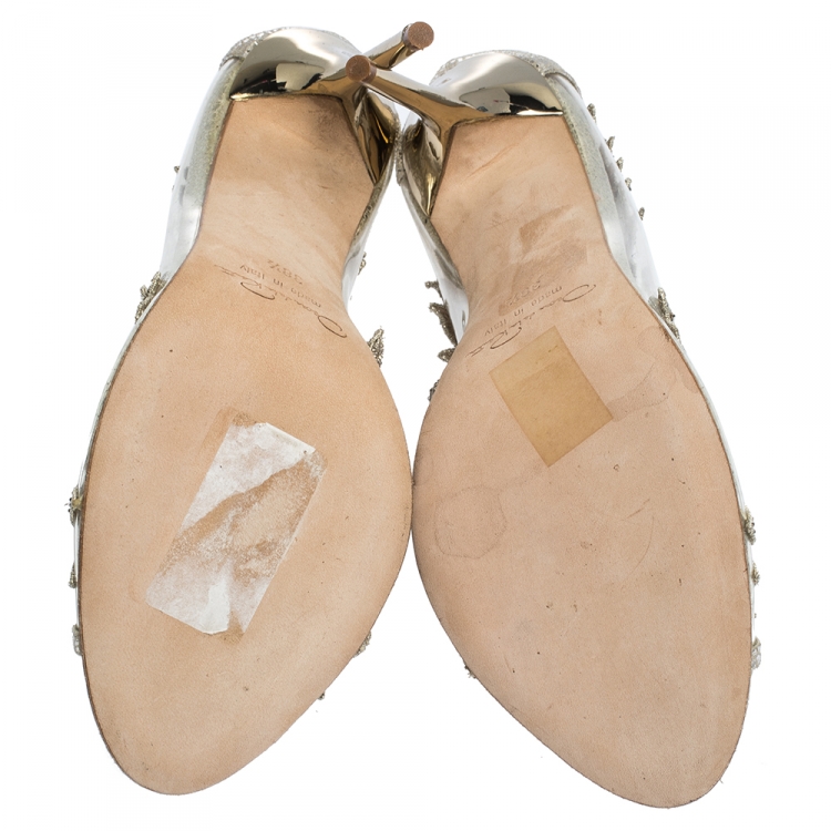 مملوكة مسبقًا Oscar de la Renta Gold PVC and Leather Ambria Embellished Cut Out Sandals Size 38.5