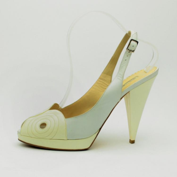مملوكة مسبقًا Oscar De La Renta White Leather Peep Toe Platform Slingback Sandals Size 40