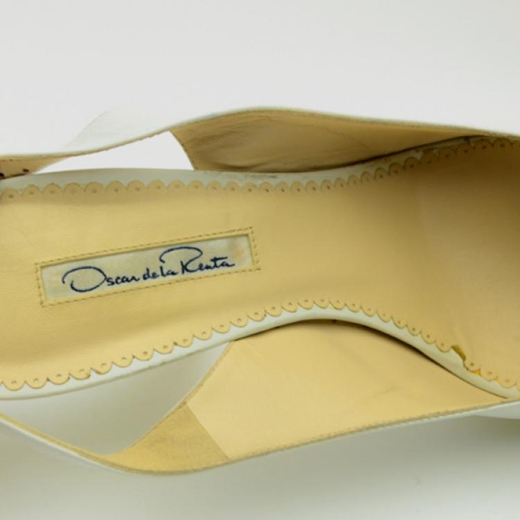 مملوكة مسبقًا Oscar De La Renta White Leather Peep Toe Platform Slingback Sandals Size 40