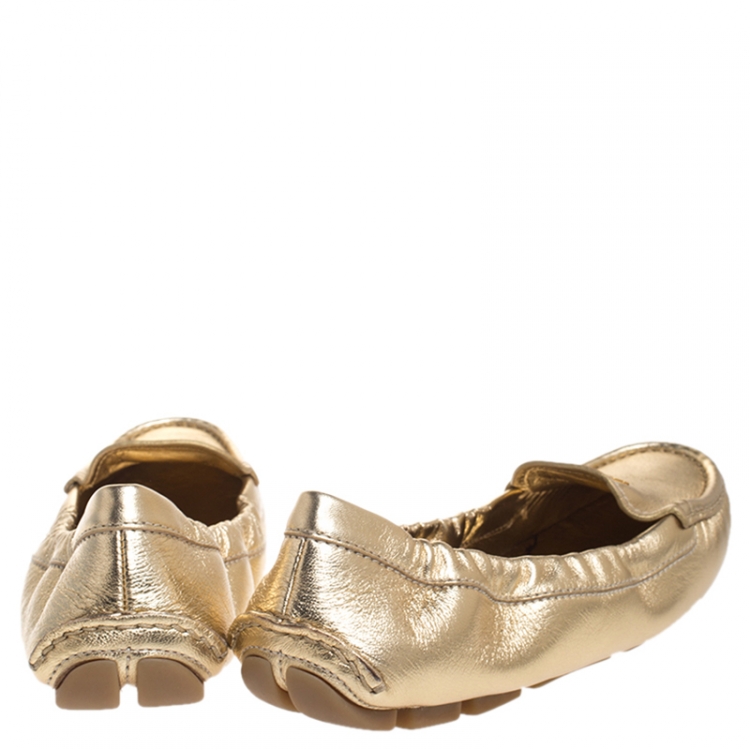 Pre Owned Prada Gold Leather Scrunch Slip On Loafers Size 38.5
