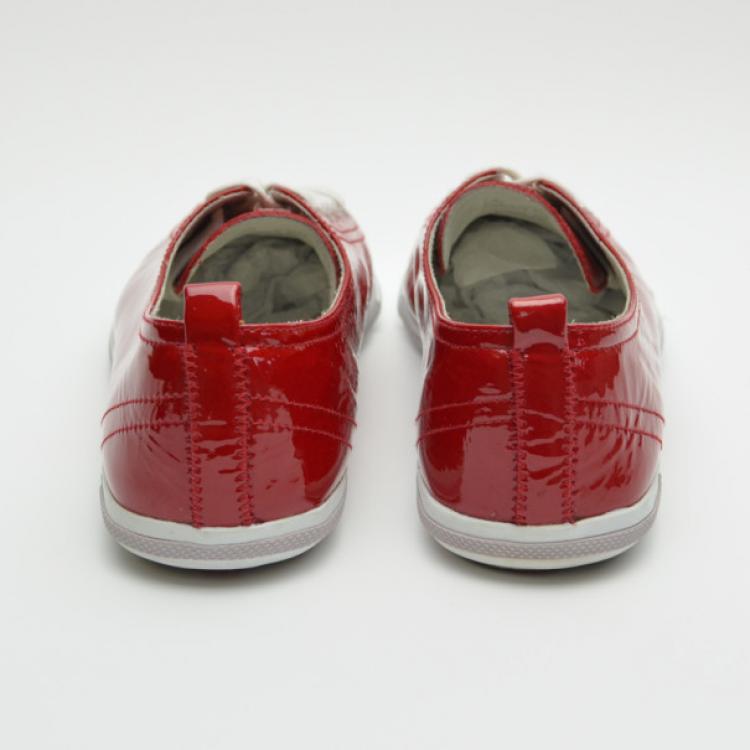 مملوكة مسبقًا Prada Sport Red Patent Leather Cap Toe Sneakers Size 40