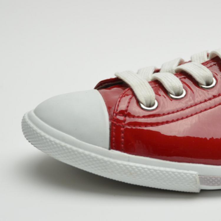مملوكة مسبقًا Prada Sport Red Patent Leather Cap Toe Sneakers Size 40