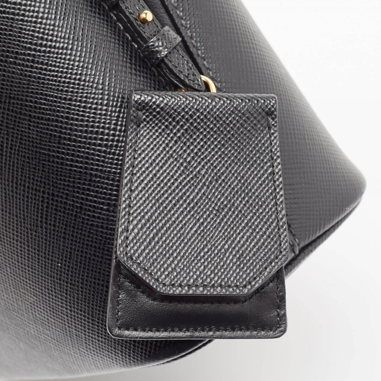 Pre Owned Prada Black Saffiano Cuir Leather Small Panier Top Handle Bag