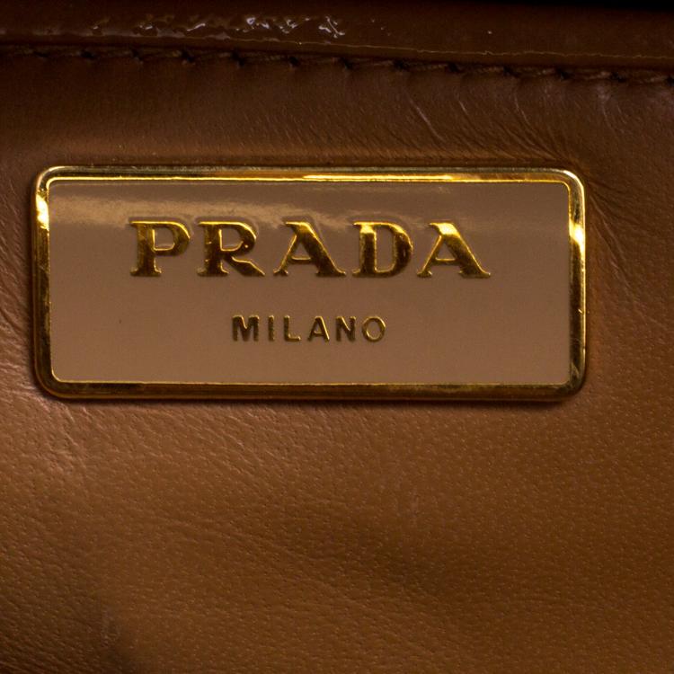 Pre Owned Prada Beige/Caramel Patent Leather Pyramid Frame Top Handle Bag