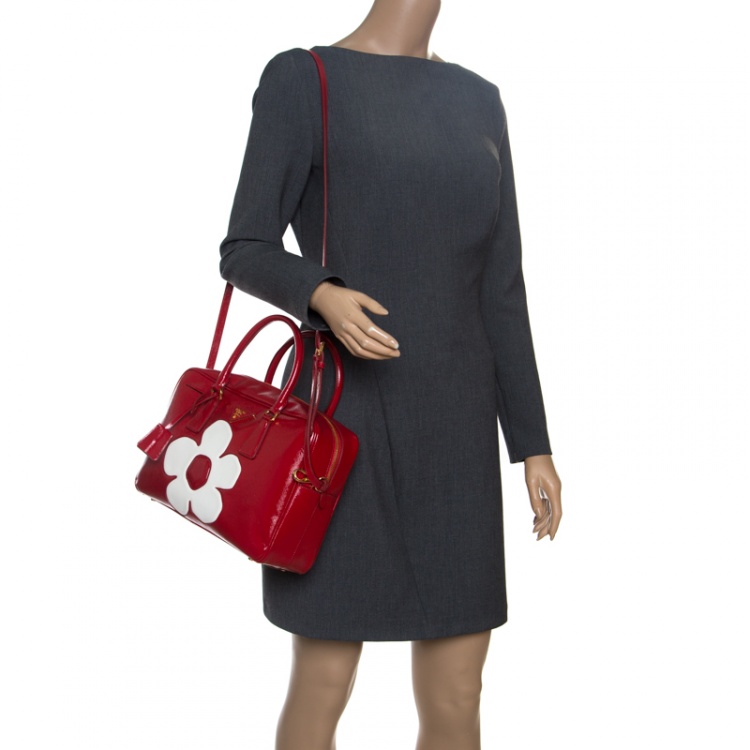 Pre Owned Prada Red and White Saffiano Vernice Patent Leather Bauletto Flower Top handle Bag