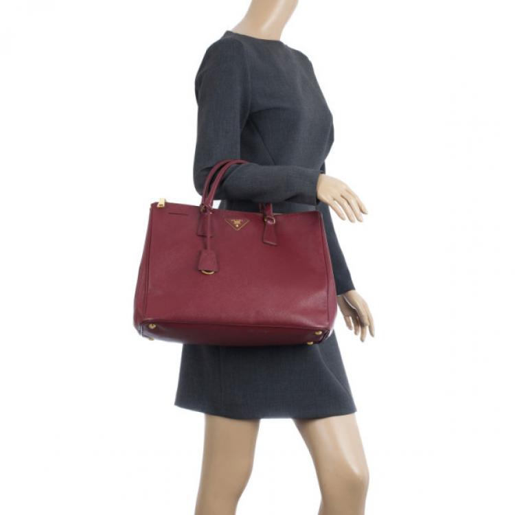 Pre Owned Prada Maroon Double Zip Saffiano Lux Tote