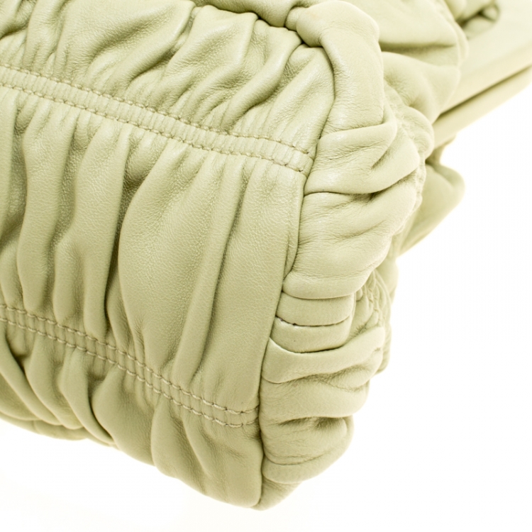 مملوكة مسبقًا Prada Pistachio Nappa Gaufre Leather Frame Clutch