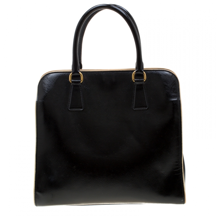 Pre Owned Prada Black/Cream Patent Leather Pyramid Frame Top Handle Bag