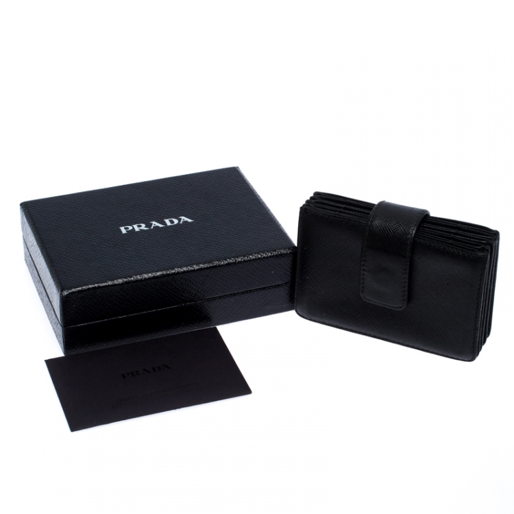 مملوكة مسبقًا Prada Black Saffiano Leather Card Holder