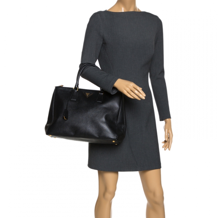 Pre Owned Prada Black Saffiano Lux Leather Medium Galleria Double Zip Tote