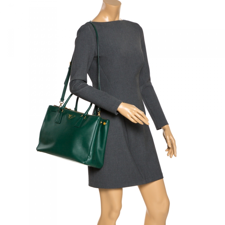 Pre Owned Prada Green Saffiano Lux Leather Medium Galleria Double Zip Tote