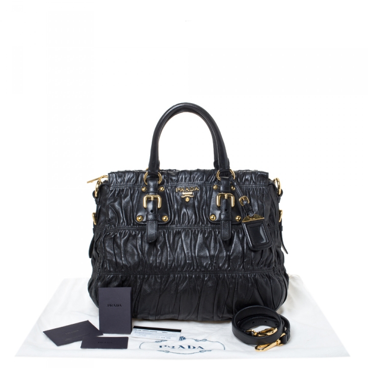 مملوكة مسبقًا Prada Black Gathered Leather Satchel