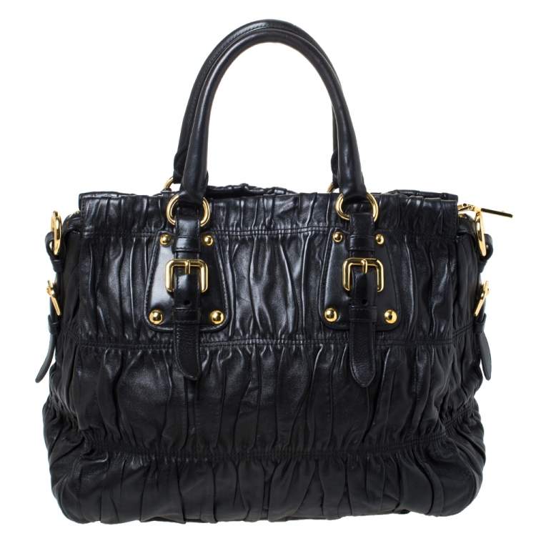 مملوكة مسبقًا Prada Black Gathered Leather Satchel