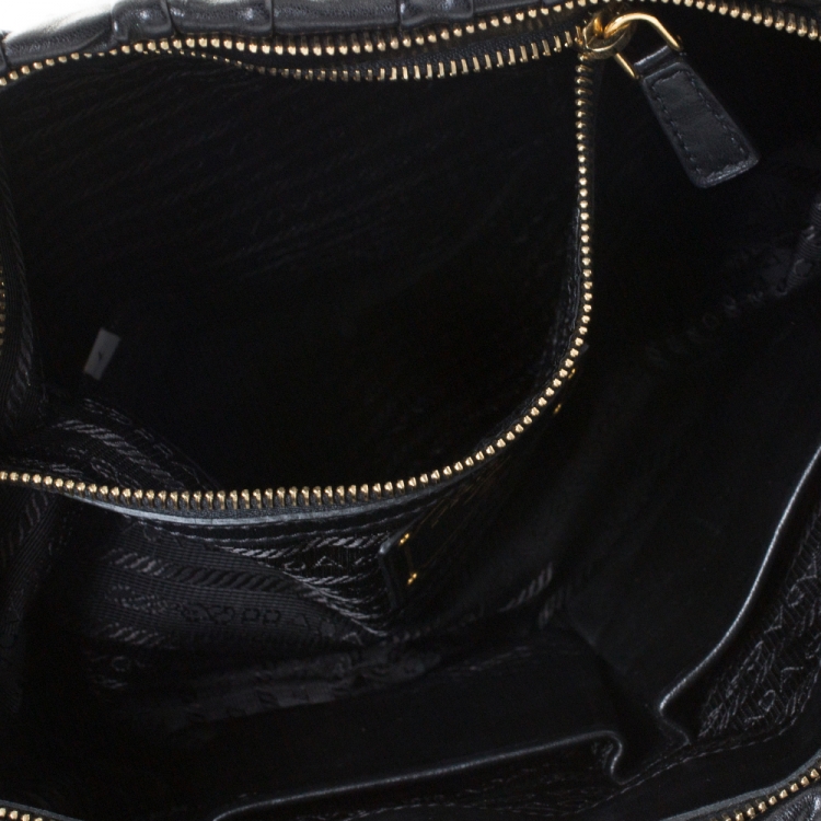 مملوكة مسبقًا Prada Black Gathered Leather Satchel