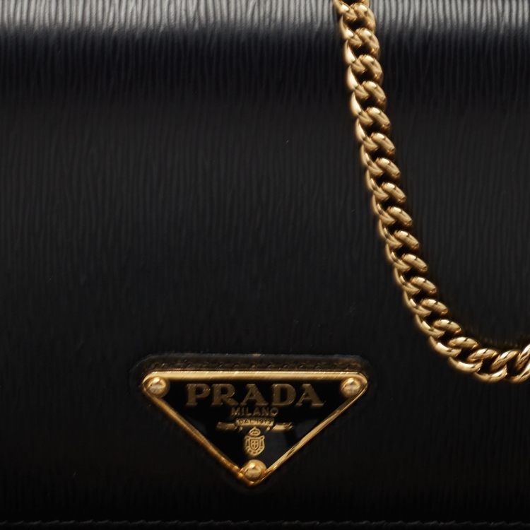 Pre Owned Prada Black Vitello Move Leather Wallet on Chain