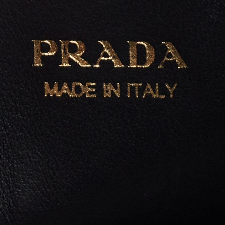 Pre Owned Prada Black Vitello Move Leather Wallet on Chain