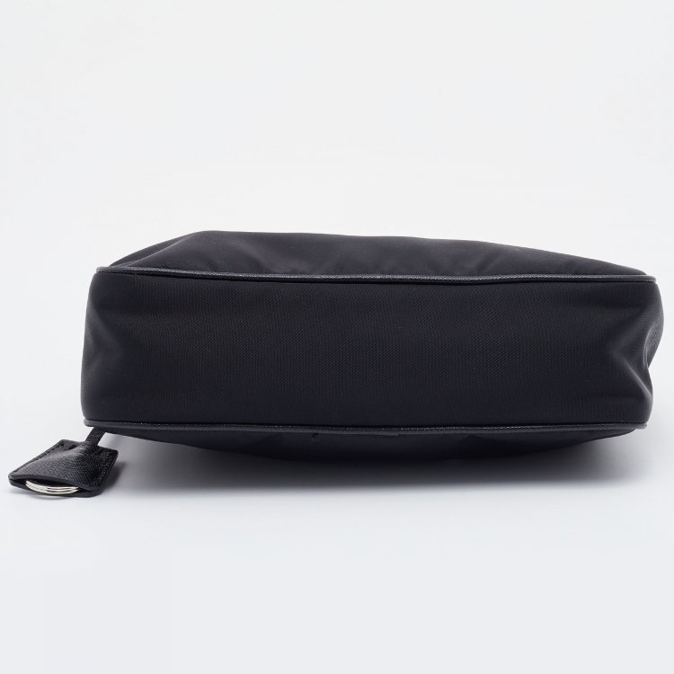 Pre Owned Prada Black Nylon and Leather Re-Edition 2005 Shoulder Bag