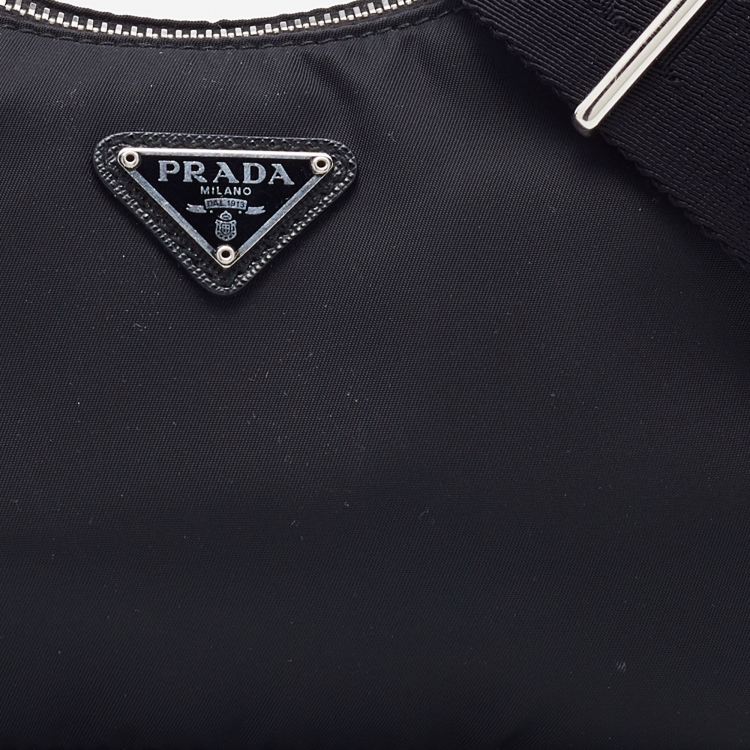 Pre Owned Prada Black Nylon and Leather Re-Edition 2005 Shoulder Bag
