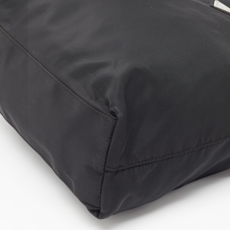 Pre Owned Prada Black Nylon Logo Zip Tote