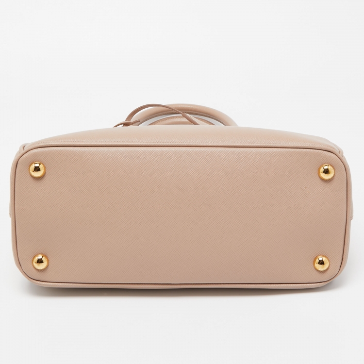 مملوكة مسبقًا Prada Beige Saffiano Lux Leather Small Galleria Double Zip Tote