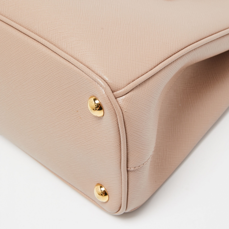 مملوكة مسبقًا Prada Beige Saffiano Lux Leather Small Galleria Double Zip Tote