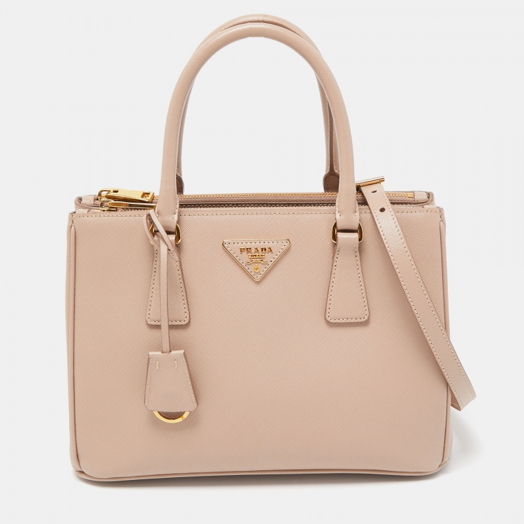 مملوكة مسبقًا Prada Beige Saffiano Lux Leather Small Galleria Double Zip Tote