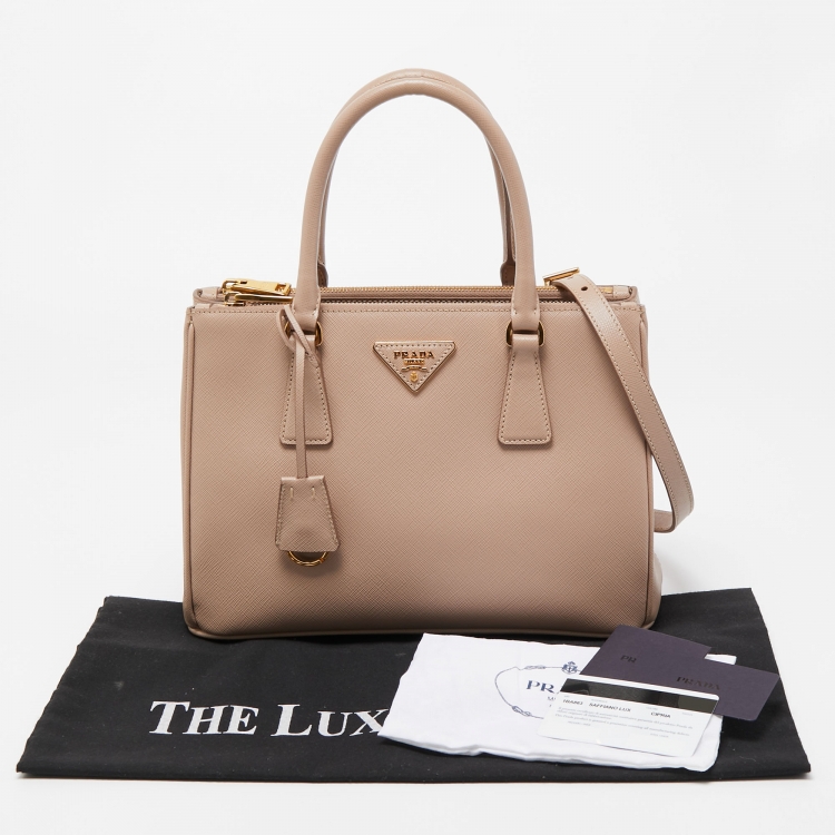 مملوكة مسبقًا Prada Beige Saffiano Lux Leather Small Galleria Double Zip Tote
