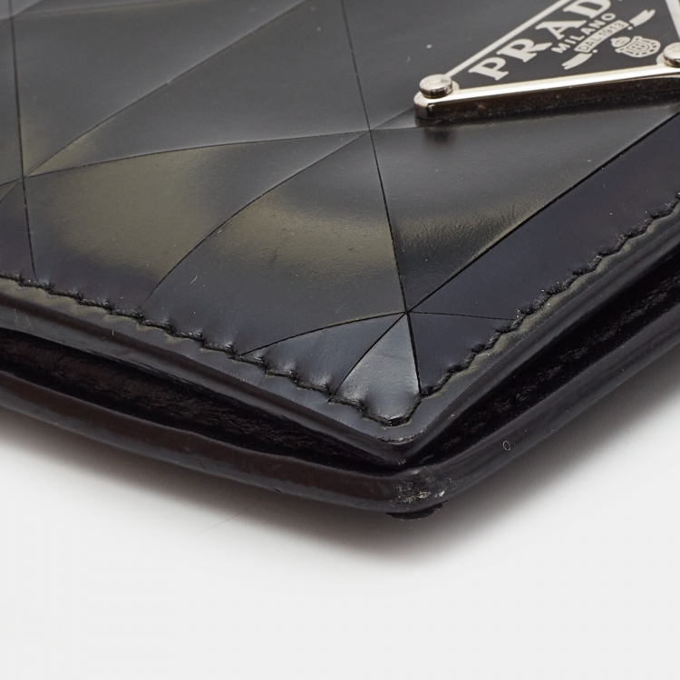 Pre Owned Prada Black Glossy Triangle Quilt Leather Flap Card Case 