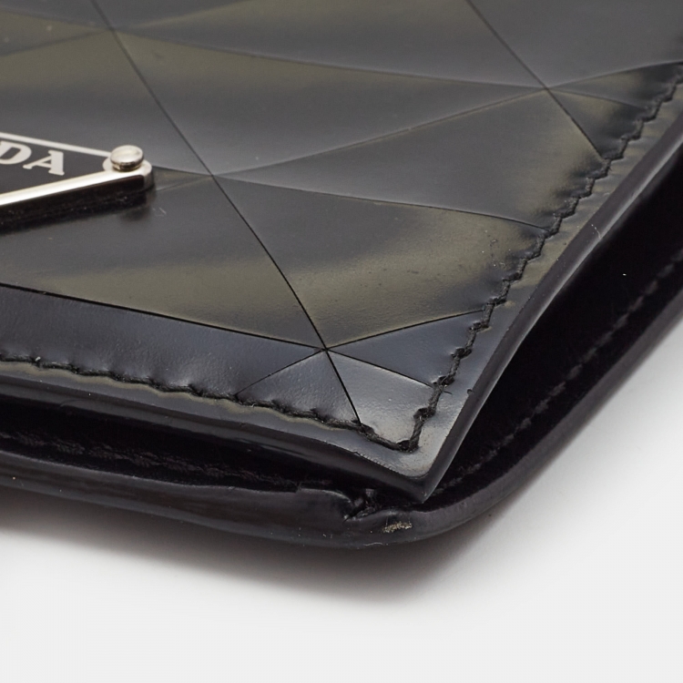 Pre Owned Prada Black Glossy Triangle Quilt Leather Flap Card Case 