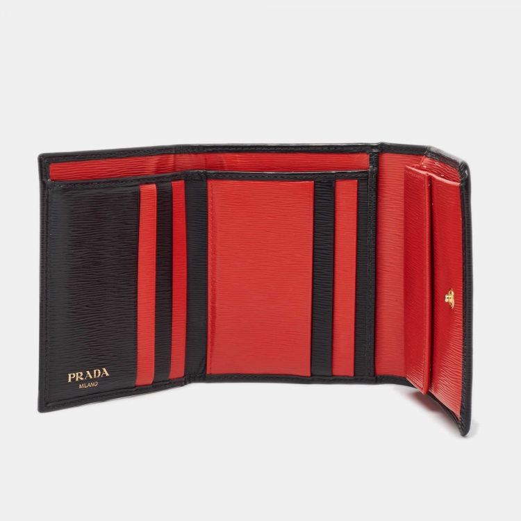Pre Owned Prada Black Vittello Move Leather Trifold Wallet