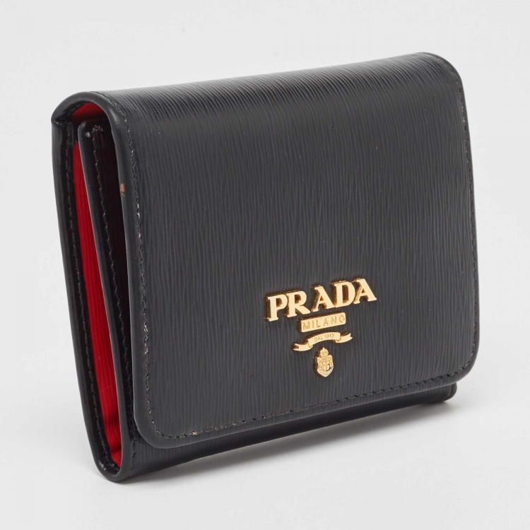 Pre Owned Prada Black Vittello Move Leather Trifold Wallet