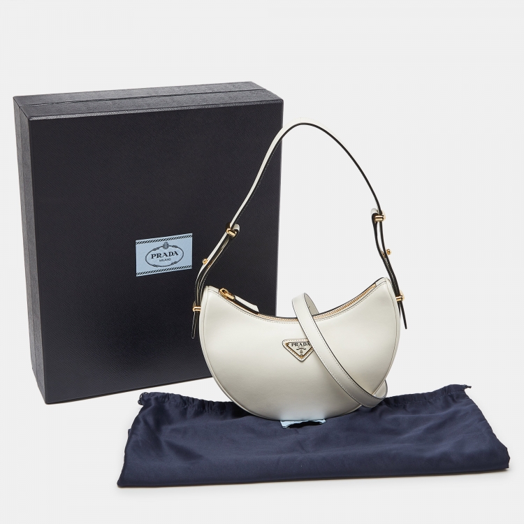 Pre Owned Prada Off White Leather Arqué Hobo