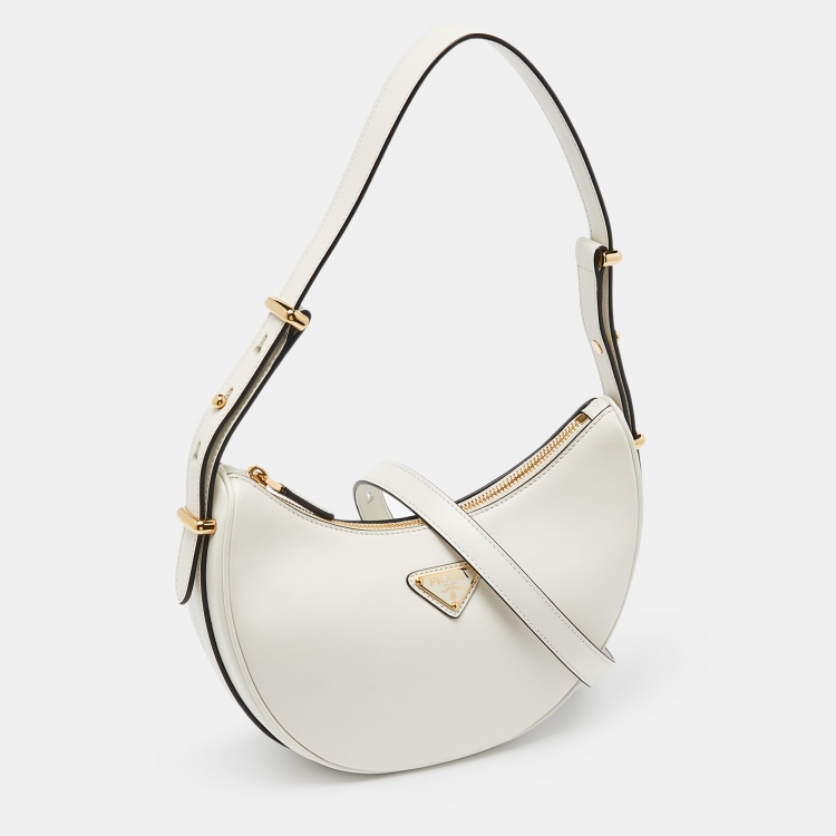 Pre Owned Prada Off White Leather Arqué Hobo