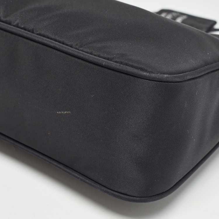 Pre Owned Prada Black Nylon Re-Edition 2000 Baguette Bag