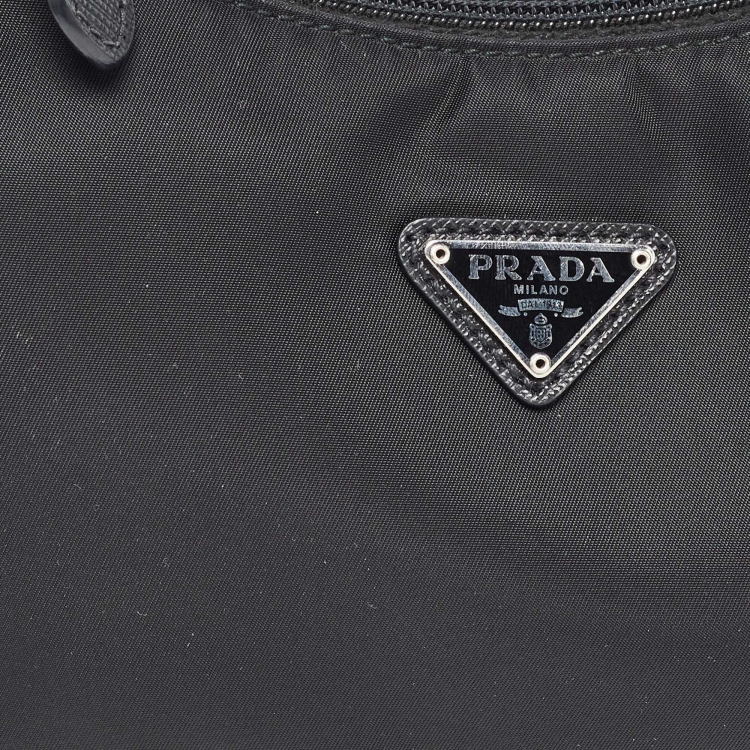 Pre Owned Prada Black Nylon Re-Edition 2000 Baguette Bag
