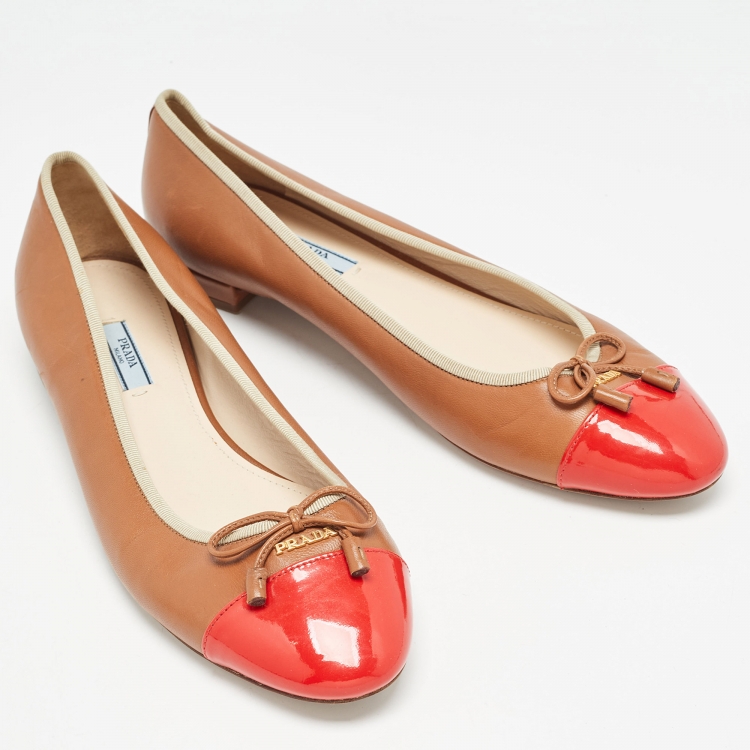 Pre Owned Prada Brown/Red Leather and Patent Cap Toe Bow Ballet Flats Size 42
