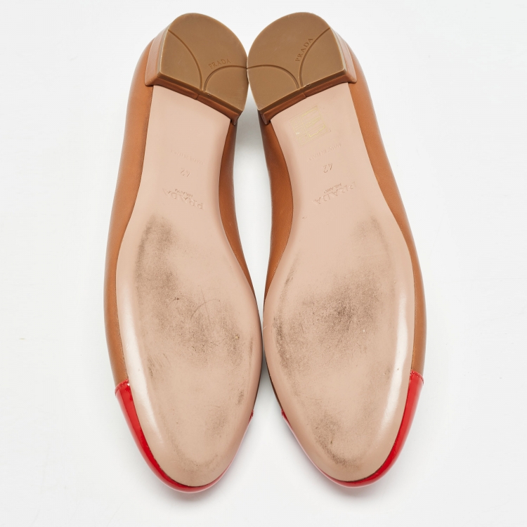 Pre Owned Prada Brown/Red Leather and Patent Cap Toe Bow Ballet Flats Size 42