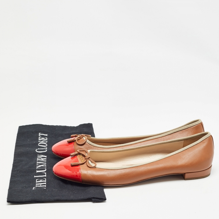Pre Owned Prada Brown/Red Leather and Patent Cap Toe Bow Ballet Flats Size 42