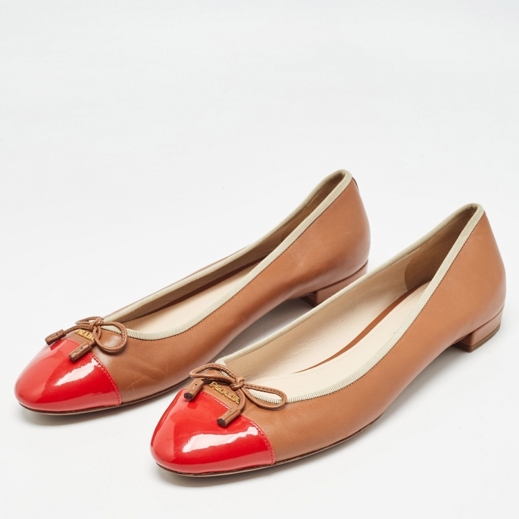 Pre Owned Prada Brown/Red Leather and Patent Cap Toe Bow Ballet Flats Size 42