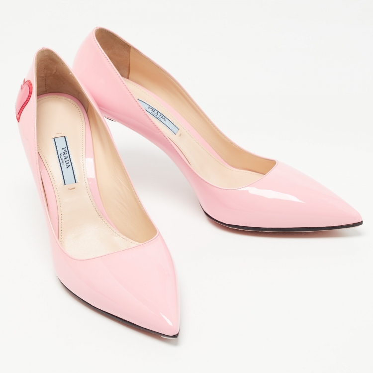 Pre Owned Prada Pink Patent Leather Heart Patch Pumps Size 40.5
